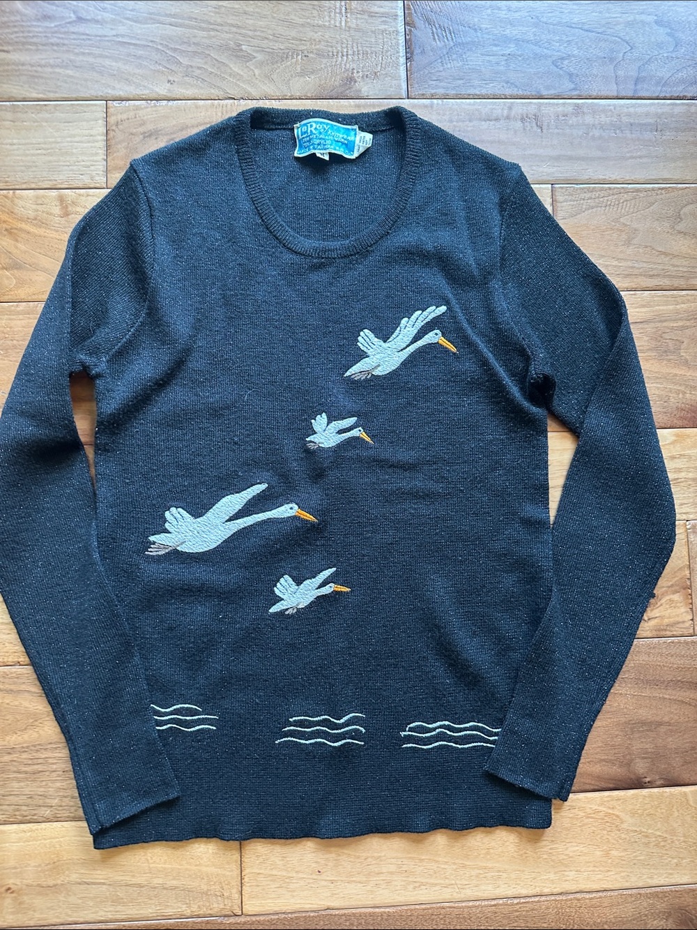 Vtg 60s LeRoy swan sweater Sz medium